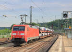 Am 25.05.2018 fährt 152 103 mit Audi-Ganzzug durch den Bahnhof Treuchtlingen.