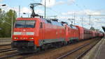 DB Cargo AG [D] mit der Doppeltraktion  152 160-8  [NVR-Nummer: 91 80 6152 160-8 D-DB] +  152 041-0  [NVR-Nummer: 91 80 6152 041-0 D-DB] mit Erzzug (leer) Richtung Hamburg (Hansaport) am 10.09.20 Bf. Flughafen Berlin Schönefeld.