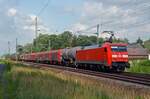 152 132 wechselte mit einem gemischten Güterzug am 02.07.21 in Radis vom Gegengleis auf´s Regelgleis. Für den nachfolgenden Flixtrain musste sie am Bahnsteiggleis auf die Weiterfahrt Richtung Halle(S) warten.