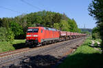 152 046 mit einem Schotterzug bei Postbauer-Heng Richtung Nürnberg, 18.05.2020