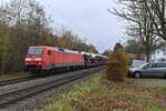 152 157-4 mit dem MittagsAudiZug durch Neckargerach gen Heidelberg.18.11.2021