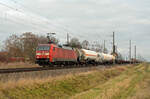 152 109 führte am 15.12.21 einen gemischten Güterzug durch Braschwitz Richtung Halle(S).
