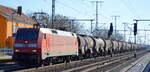 DB Cargo AG [D] mit  152 059-2  [NVR-Nummer: 91 80 6152 059-2 D-DB] und Kesselwagenzug am 01.03.22 Durchfahrt Bf.