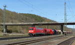 DB 152 023-8 mit Tanoos-Wagen Richtung Fulda, am 11.04.2022 in Mecklar.
