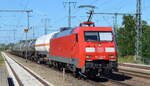 DB Cargo AG [D] mit  152 023-8  [NVR-Nummer: 91 80 6152 023-8 D-DB] und einem gemischten Güterzug am 10.08.22 Durchfahrt Bahnhof Golm.