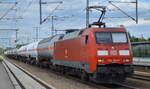 DB Cargo AG [D] mit  152 104-6  [NVR-Nummer: 91 80 6152 104-6 D-DB] und einem Ganzzug Druckgaskesselwagen am 23.08.22 Durchfahrt Bahnhof Golm.