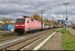 Schlimm zugerichtet sah die 152 024-6 (Siemens ES64F) aus, als sie mit ihrem Güterwagen-Mix durch den Bahnhof Angersdorf auf Gleis 1 Richtung Sangerhausen fuhr.

🧰 DB Cargo
🕓 16.10.2022 | 12:17 Uhr

(verbesserte Version)