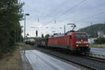 DB 152 061-8 mit einem gemischten Güterzug Richtung Großheringen, am 16.06.2023 in Jena-Göschwitz.