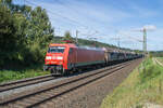 152 100-4 ist am 14.09.2023 mit einem Güterzug bei Kerzell unterwegs.