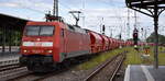 DB Cargo AG, Mainz mit ihrer  152 036-0  [NVR-Nummer: 91 80 6152 036-0 D-DB]und einem Kalizug am 16.05.24 Höhe Bahnhof Stendal Hbf.