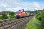 152 055-0 mit einem gemischten Güterzug zu sehen am 29.05.2024 bei Neukenroth (Oberfr.).