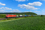 Ab München Ost bespannte am 10. Mai 2024 die 152 150 den KT 50224 von Verona Q.E. nach Hamburg Billwerder. Bei Wettelsheim konnte ich den KLV-Zug dokumentieren. 
