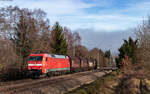152 030 mit dem EZ 52054 (Villingen - Kornwestheim Rbf) bei St.Georgen 12.12.25
