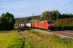 152 133 DB Cargo mit einem Containerzug bei Lehrberg Richtung Ansbach, 23.09.2021