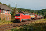 DB 152 006-3 mit Güterzug in Oberwinter, Juli 2025.