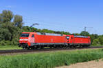 152 154-1 (DB Cargo) mit 187 197-9 im Schlepp in Elze, 28.