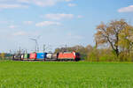 152 049 DB Cargo mit einem KLV-Zug bei Uffenheim Richtung Ansbach, 28.04.2022