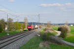 152 013 DB Cargo mit einem KLV-Zug bei Oberdachstetten Richtung W�rzburg, 28.04.2022