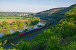 152 122 DB Cargo mit einem KLV-Zug bei Himmelstadt Richtung W�rzburg, 07.05.2022