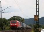 Die Baureihe 152 073-3 zieht einen Ganzzug der sterreichischen Spedition LKW Walter am 06.