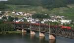 152 018-8 mit Eaos Ganzzug -> Trier auf der Moselbrcke in Bually 30.7.08