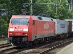 BR 152 052 zieht einen Containerzug aus Richtung Hafen durch HH-Harburg am 06.08.2008.