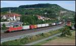 Eine Lok der Baureihe 152 berfhrte im August 2008 diesen Containerzug nach Hamburg.