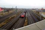 152 059 befrdert am 04.12.08 einen Gterzug durch Bitterfeld in Richtung Leipzig/Halle.