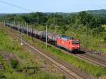 152 072-5 am 13.6.2009 mit einem Kesselwagenzug bei Naumburg (Saale).