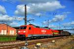 152 105 durchfhrt gerade den Bf Stralsund Richtung Rgen nach Mukran am 17.06.09