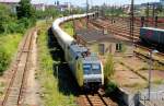 ES 64 F - 902 der ITL zieht am 27.07.09 einen Kesselwagenzug durch den Rbf Dresden-Friedrichstadt.