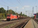 152 017-0 mit einem Ganzzug Schttgutwagen aus Richtung Magdeburg kommend im Bahnhof Niederndodeleben.