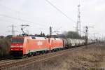 152 059 und 152 167 mit einem Kesselwagenzug am 16.3.10 in Ahlten.