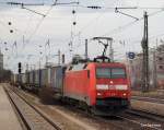 152 129-3 poltert mit einem KLV-Zug durch den S-Bahnhof Heimeranplatz auf dem Weg Richtung Alpen.