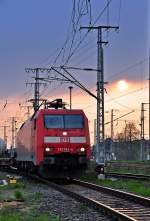 152 143 kommt am Abend des 20.04.2010 durch den Bf Stendal Richtung Magdeburg