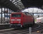 152 139-2 mit einem Gterzug Richtung Kln bei der Durchfahrt im Aachener Hbf, 25.4.10