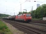152 044 kommt mit einen Kesselwagenzug durch Köln west gen süden.