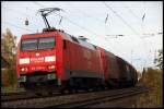 152 096 (9180 6152 096-4 D-DB) hat einen kurzen Coilzug am Haken und bringt ihn nach Hagen-Vorhalle. (Westhoven am 29.10.2010)