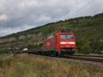 Die 152 034 am 29.08.2009 mit einem Gterzug unterwegs bei Thngersheim.