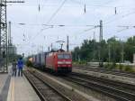 152 169-2 mit einem KLV-Sattelauflieger bei der Durchfahrt in Mnchen-Heimeranplatz, 14.08.2010