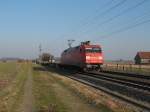 152 051-9 fhrt mit einem Gterzug durch die Dlmener Bauernschaft Mitwick.