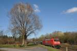 152 071-7 zieht einen gemischten Gterzug die Steigung bei Unkel hoch. Aufgenommen am 19/03/2011.