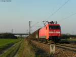 25.03.2011: Die 152 144-2 mit einem Gterzug aus gedeckten Gterwagen Richtung Sden.