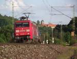 152 025-3 ist am 18. Mai 2011 mit einem KLV bei Kronach unterwegs.