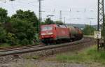 152 004-8 mit einen Kesslwagenzug kurz vor Fulda am 09.06.2011