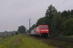 152 004-8 mit einem Containerzug in Reindorf am 04.08.2011