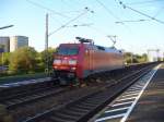 152 162-4 zieht einen Containerzug am 21.09.2011 durch Waghusel 