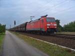 152 065-6 zieht einen Kohlezug am 05.10.2011 durch Wiesental