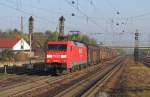 Am 22.10.2011 kam mir 152 082-4 mit einem kurzen Schiebewandwagenzug in Graben-Neudorf vor die Linse gefahren.