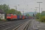 152 154-1 mit einem Containerzug am 28.04.2011 in Kreiensen